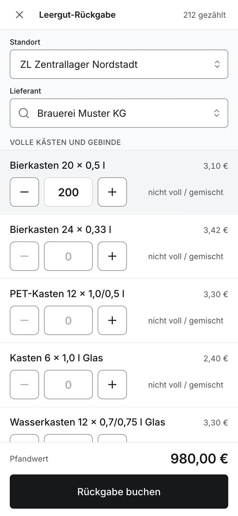 Leergut-Rückgabe an einen Lieferanten am Telefon: große Plus- und Minustasten je Pfandart, 200 Bierkästen und (weiter unten) 12 Fässer gezählt, Pfandwert 980,00 €
